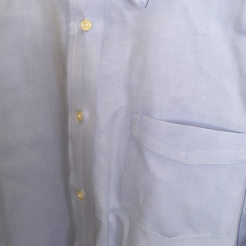 Button down - Picture 2 of 3